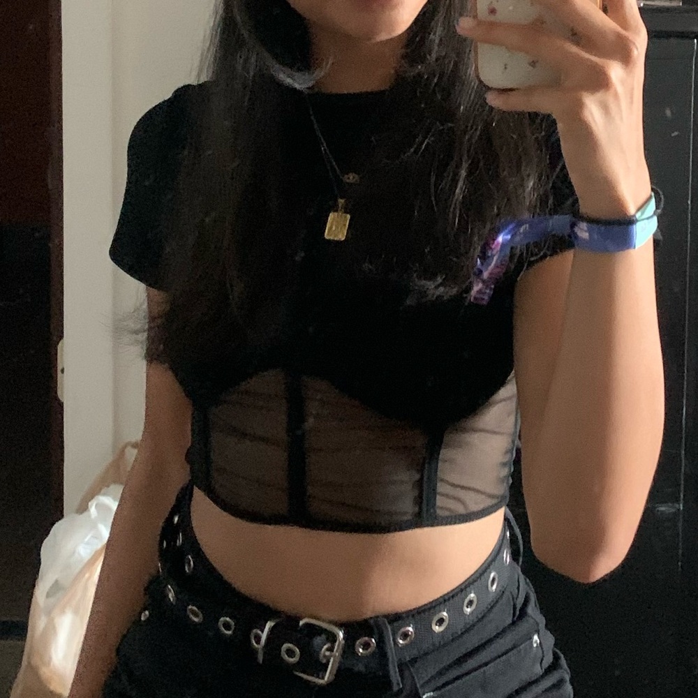 Mesh seam top